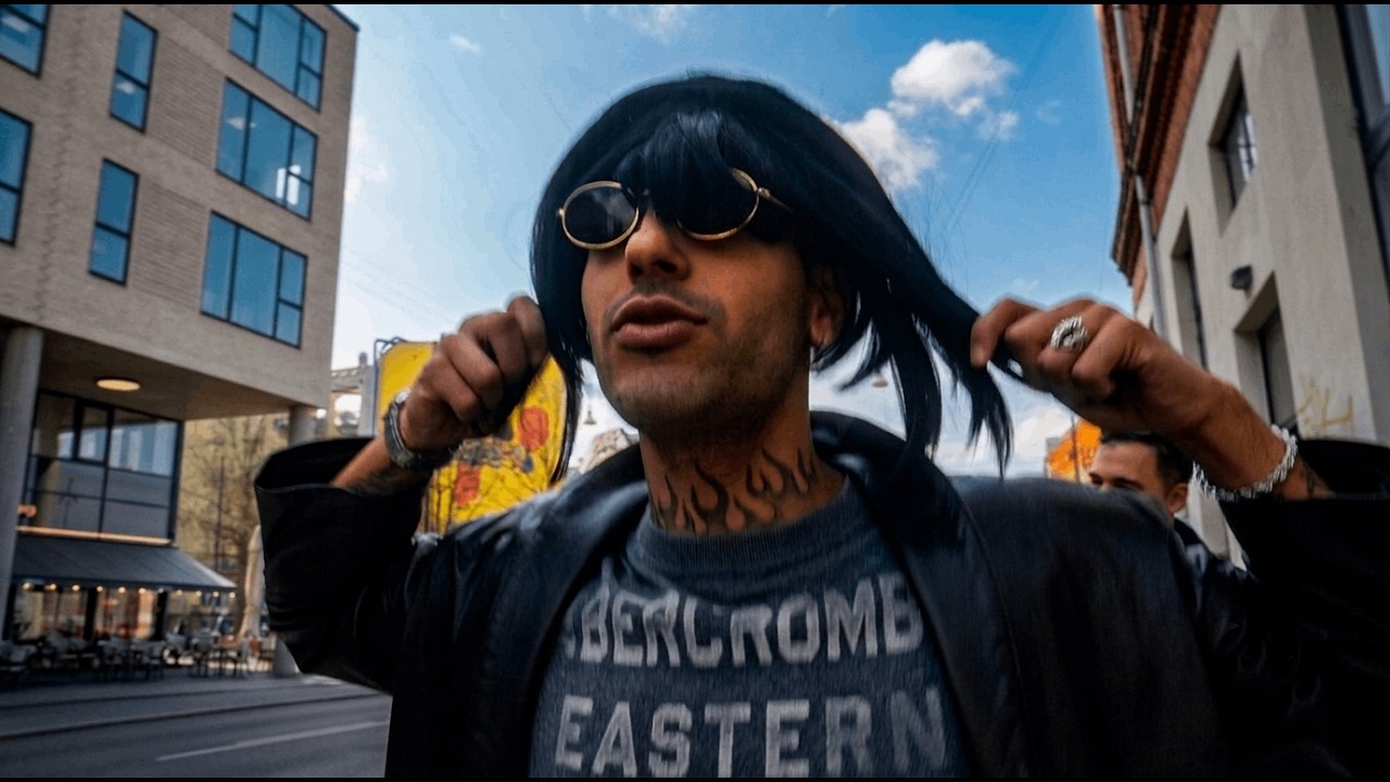 Fotograma oficial del videoclip Dee Dee Ramone de Logan Infinito
